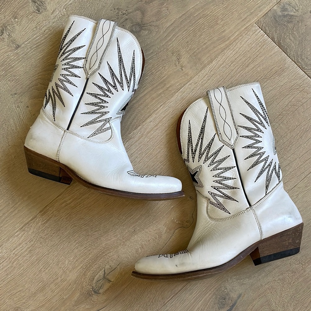 Golden Goose White Leather Short Wish Star Boots. Size 36.